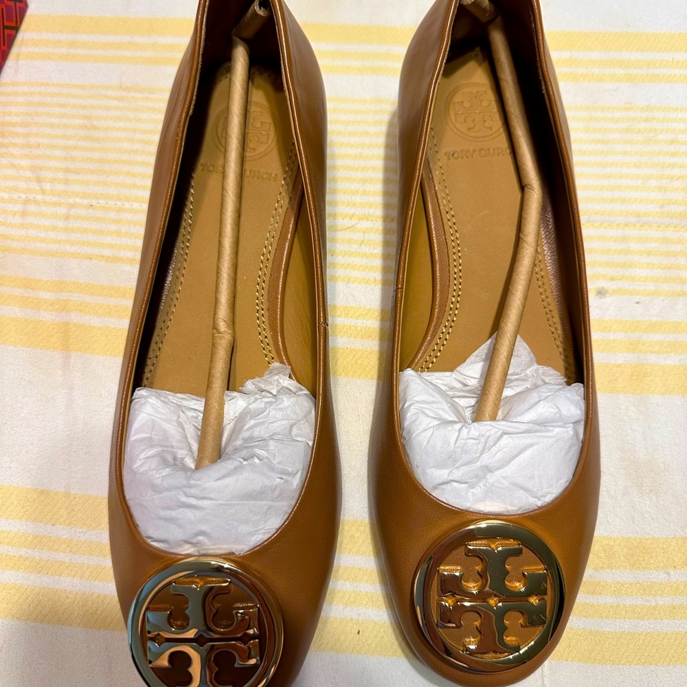 Tory Burch tan ballet flats size 5